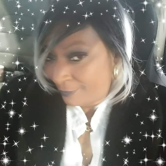 Meet your Posher, Yvette m - Picture 1 of 1